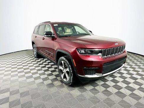 New 2025 Jeep Grand Cherokee L Limited image 2