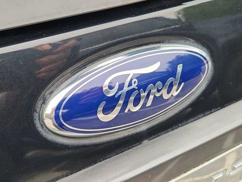 Used 2015 Ford Expedition EL XLT w/ Equipment Group 202A RWD image 30