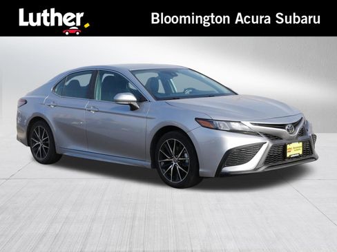Used 2023 Toyota Camry SE FWD image 1