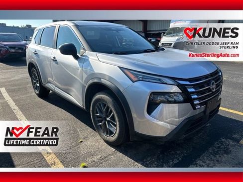 Used 2024 Nissan Rogue S FWD image 1
