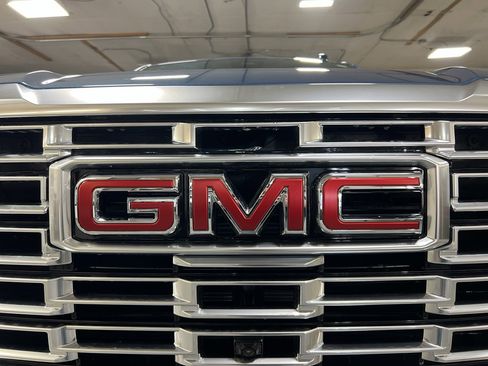 New 2026 GMC Yukon XL Denali w/ Sun & Power Step Package AWD/4WD image 13