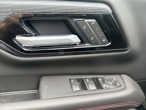 New 2026 GMC Yukon XL AT4 Ultimate AWD/4WD image 24