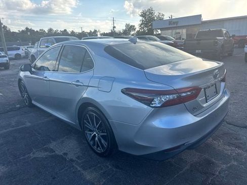Used 2023 Toyota Camry XLE FWD image 5