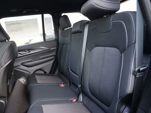 New 2025 Jeep Grand Cherokee Laredo w/ MOPAR Finishing Package image 38