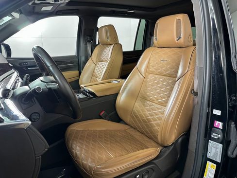 Used 2023 Cadillac Escalade ESV Premium Luxury w/ Touring Package image 18