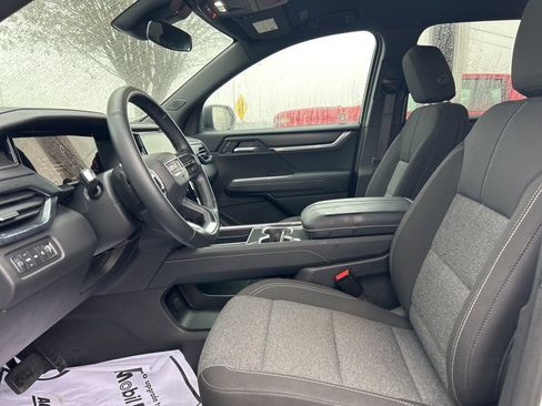 Used 2025 GMC Acadia Elevation image 17