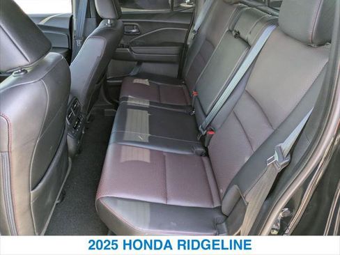 Used 2025 Honda Ridgeline Black Edition image 22