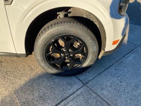 Used 2022 Ford Maverick Lariat w/ Equipment Group 500A Standard image 18