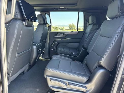 New 2026 GMC Yukon XL Denali w/ Denali Reserve Package RWD image 24