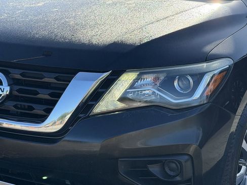 Used 2018 Nissan Pathfinder S FWD image 11