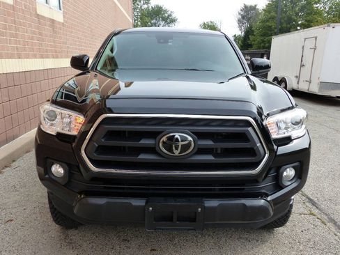Used 2022 Toyota Tacoma SR5 AWD/4WD image 6