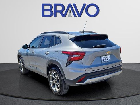 Used 2025 Chevrolet Trax LT image 5