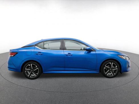 Used 2025 Nissan Sentra SV FWD image 10