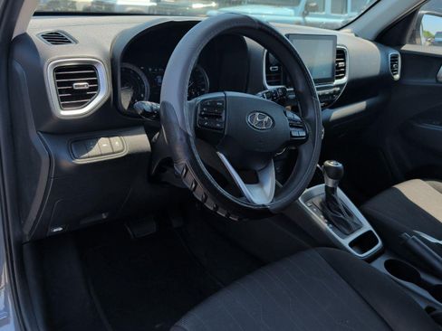Used 2021 Hyundai Venue SE FWD image 15