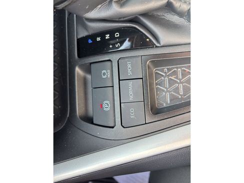 Used 2024 Toyota RAV4 LE image 9