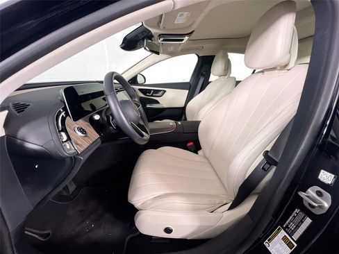 Used 2025 Mercedes-Benz E 350 4MATIC Sedan image 19