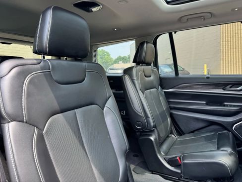 Used 2021 Jeep Grand Cherokee L Limited w/ Luxury Tech Group II image 33