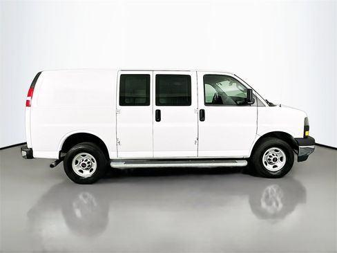 Used 2023 GMC Savana 2500 w/ Driver Convenience Package image 8