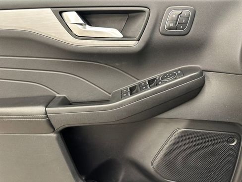 Certified 2025 Ford Escape Platinum image 29