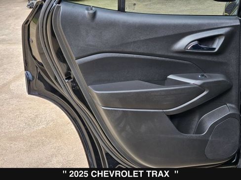 Used 2025 Chevrolet Trax ACTIV w/ Driver Confidence Package FWD image 18