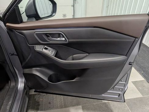 Used 2023 Nissan Rogue Platinum w/ Platinum Premium Package image 28