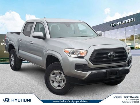 Used 2022 Toyota Tacoma SR image 1