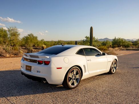 Used 2010 Chevrolet Camaro SS w/ RS Package image 29
