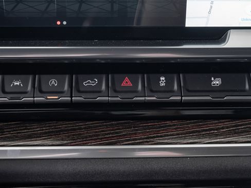 Used 2024 GMC Sierra 1500 Elevation image 25