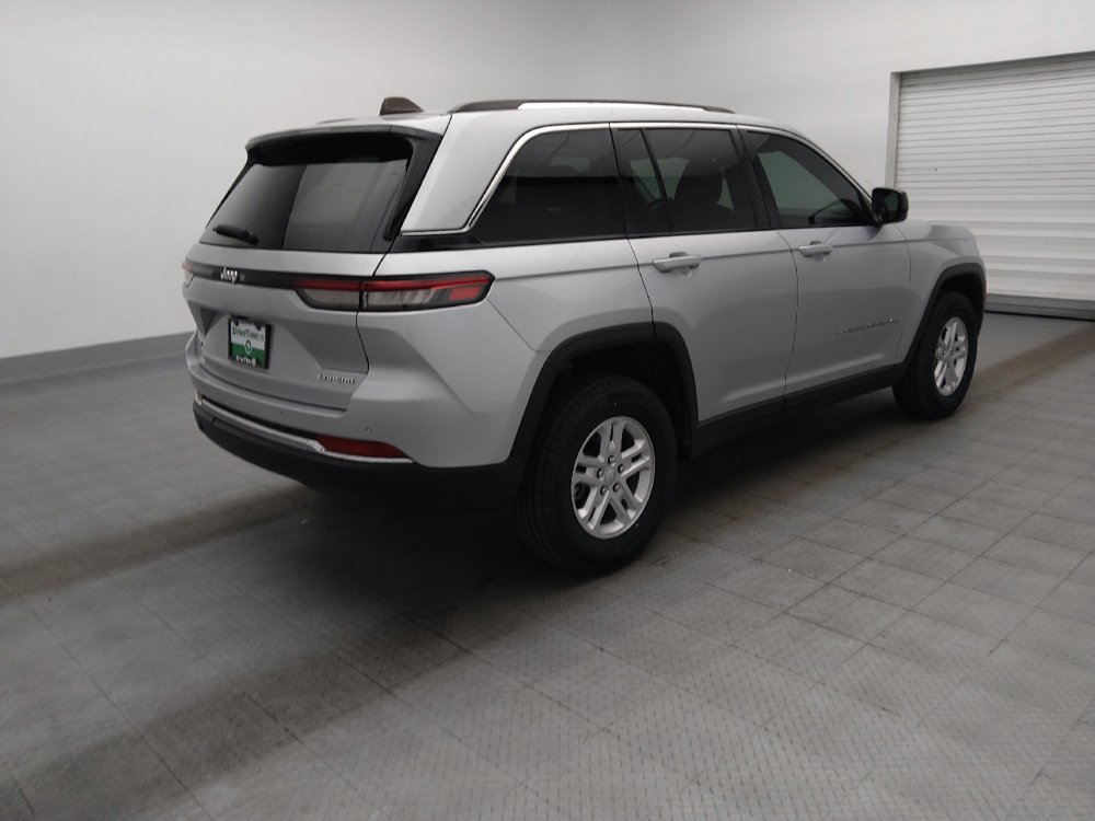 Used 2023 Jeep Grand Cherokee Laredo AWD/4WD image 10