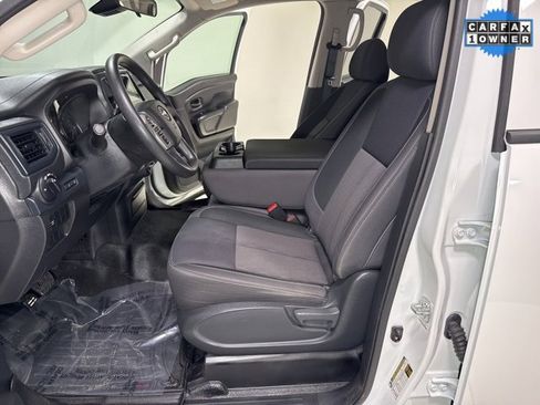 Used 2023 Nissan Titan S image 9