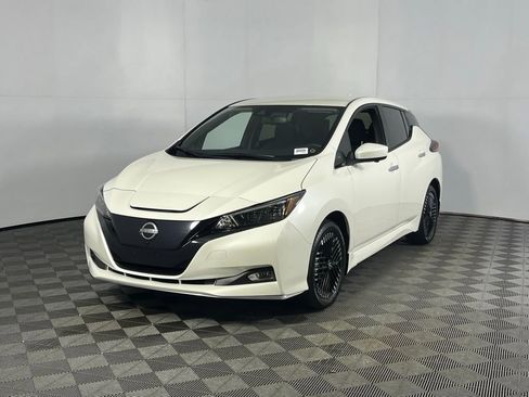 Used 2025 Nissan Leaf SV Plus image 3