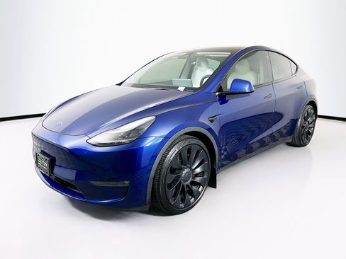 Used 2022 Tesla Model Y Performance image 3