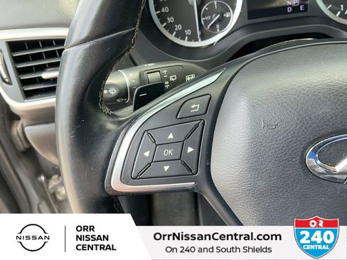 Used 2018 INFINITI QX30 AWD w/ Cargo Package image 19