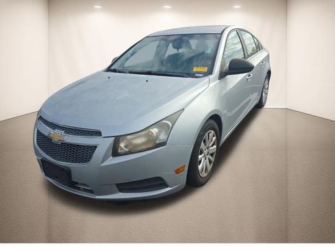 Used 2011 Chevrolet Cruze LS w/ Connectivity Package image 11