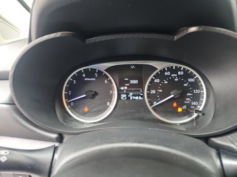 Used 2024 Nissan Versa S w/ S Plus Package FWD image 2