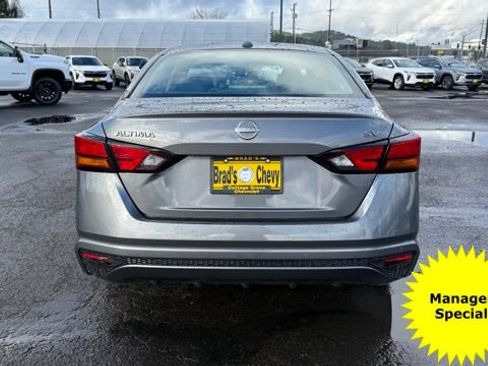 Used 2024 Nissan Altima 2.5 SV image 5