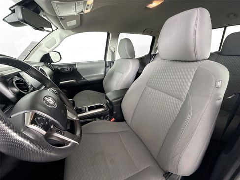 Certified 2022 Toyota Tacoma SR5 image 15