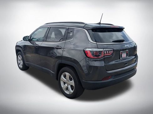 Used 2019 Jeep Compass Latitude w/ Popular Equipment Group FWD image 5