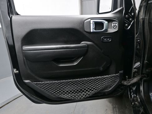 Used 2022 Jeep Wrangler Unlimited Sport image 9