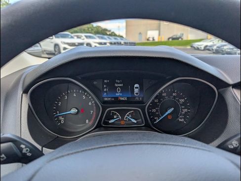 Used 2018 Ford Focus SE FWD image 15