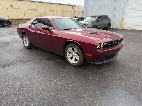 Used 2023 Dodge Challenger SXT image 1