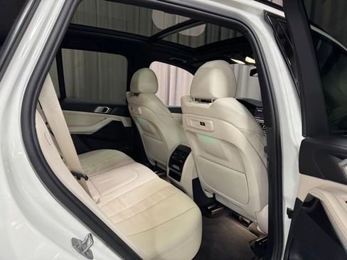 Used 2020 BMW X5 sDrive40i w/ M Sport Package image 12