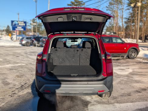 Used 2023 Nissan Rogue S image 32