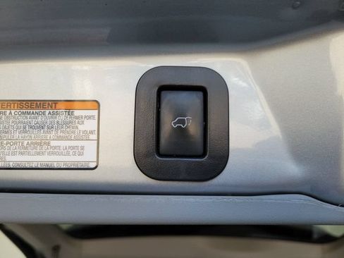 Used 2017 Toyota Sienna Limited Premium FWD image 10