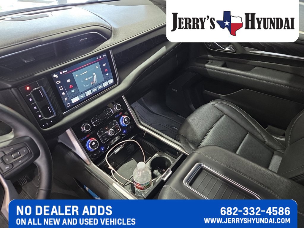 Used 2023 GMC Yukon XL Denali RWD image 14