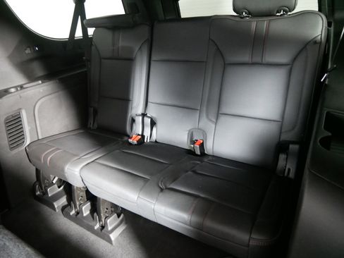 Used 2022 Chevrolet Suburban RST w/ Luxury Package AWD/4WD image 33