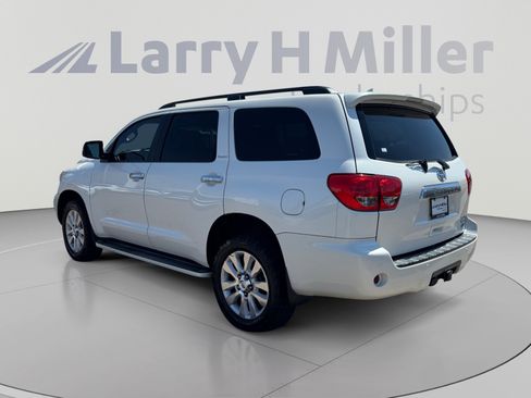 Used 2015 Toyota Sequoia Platinum AWD/4WD image 3