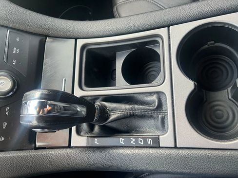 Used 2019 Ford Taurus SEL image 19