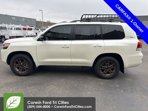 Used 2021 Toyota Land Cruiser image 13