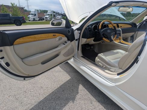 Used 2002 Lexus SC 430 Convertible image 7